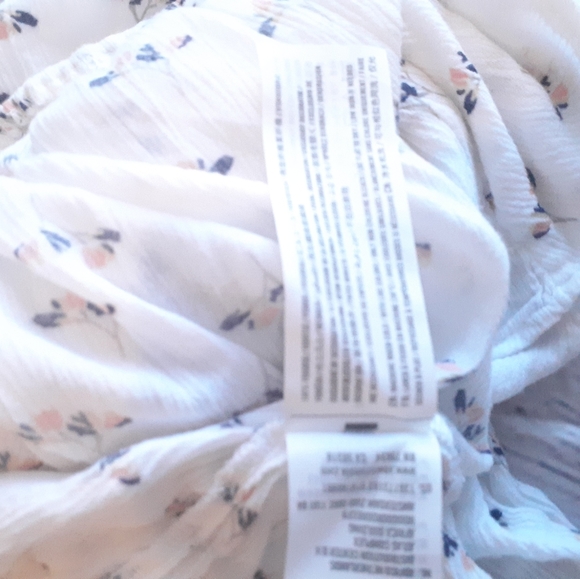 ABERCROMBIE AND FITCH LONG SLEEVE TOP - Picture 9 of 12